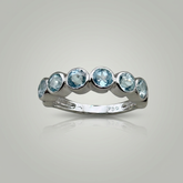 Meia aliança de Prata com Topázio Azul