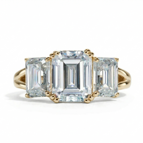 Anel 3 pedras em prata .925 e 5 ct esmeralda moissanite