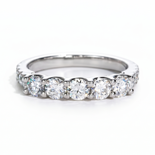 Aliança em prata .925 e 4 mm moissanites