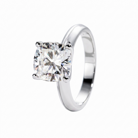 Anel Solitário em prata .925 e 3.5 CT moissanite