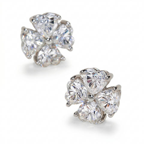 Brincos em prata .925 e 4 CT moissanite em formato coração