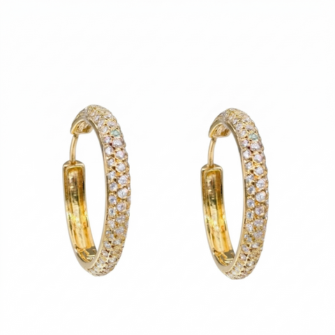 Brinco argola e zircônia