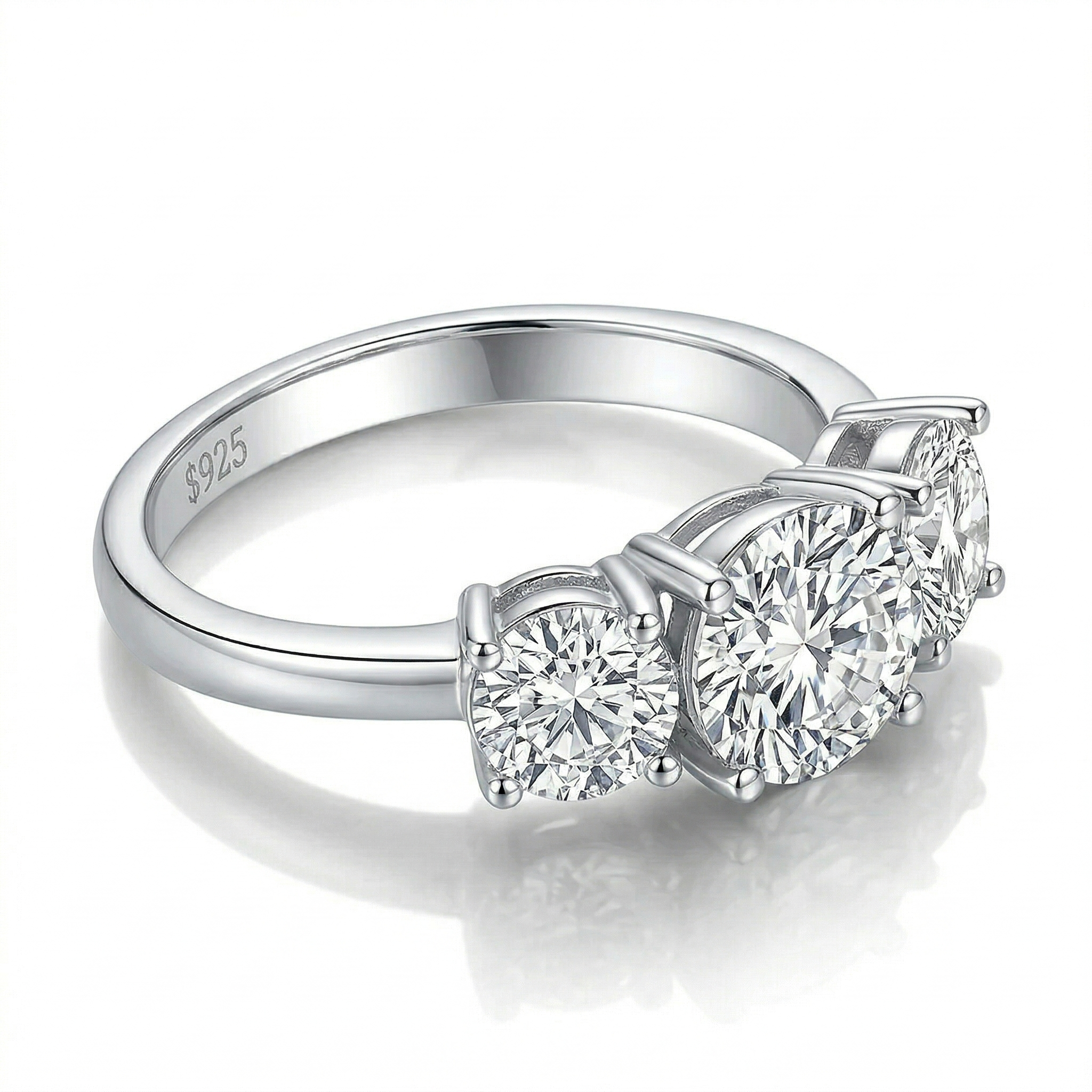 Anel 3 pedras em prata .925 e 4 CT moissanite