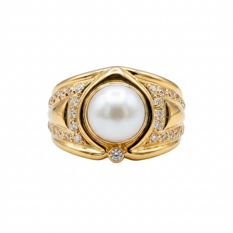 Anel clássico de pérolas e zircônias