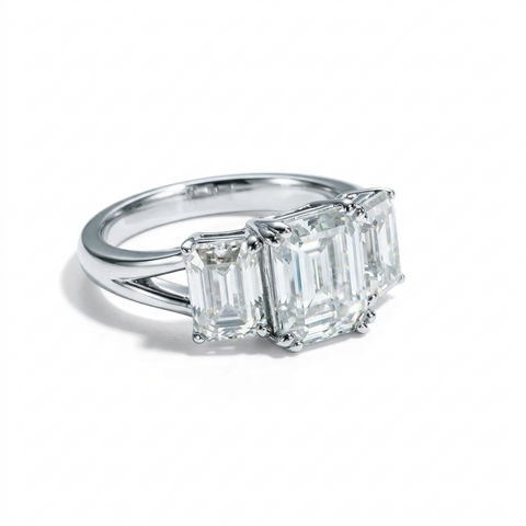 Anel 3 pedras em prata .925 e 5 ct esmeralda moissanite