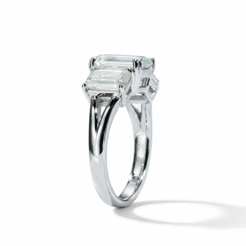 Anel 3 pedras em prata .925 e 5 ct esmeralda moissanite