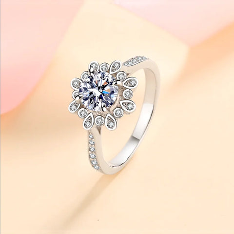 Anel em prata .925 e  1.0 CT moissanite