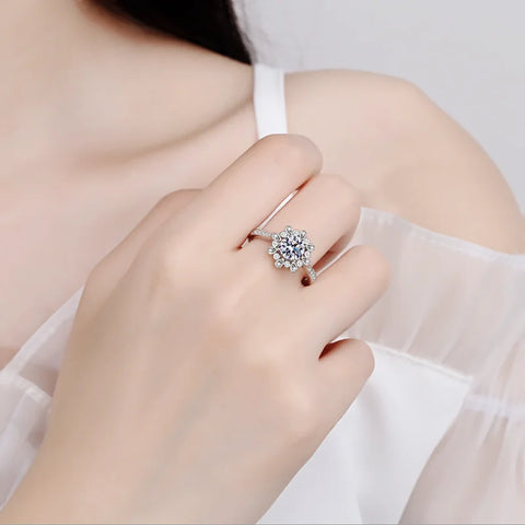 Anel em prata .925 e  1.0 CT moissanite
