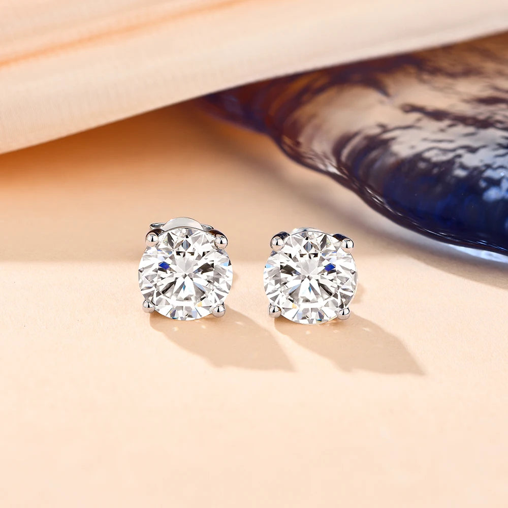 Brinco  em prata .925 e 0.3, 0.5, 1.0, 2.0 CT Moissanite.