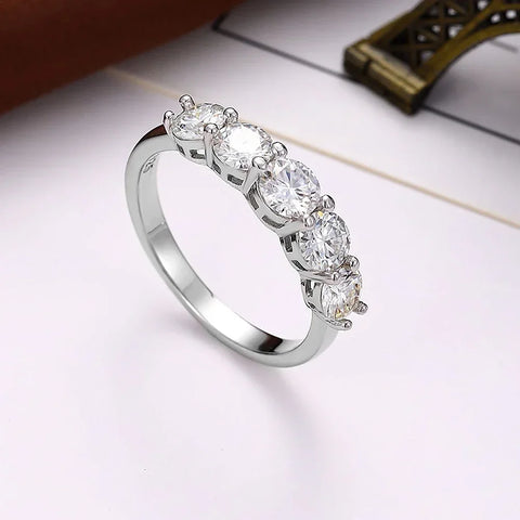 Meia Aliança em prata .925 e 4mm moissanite