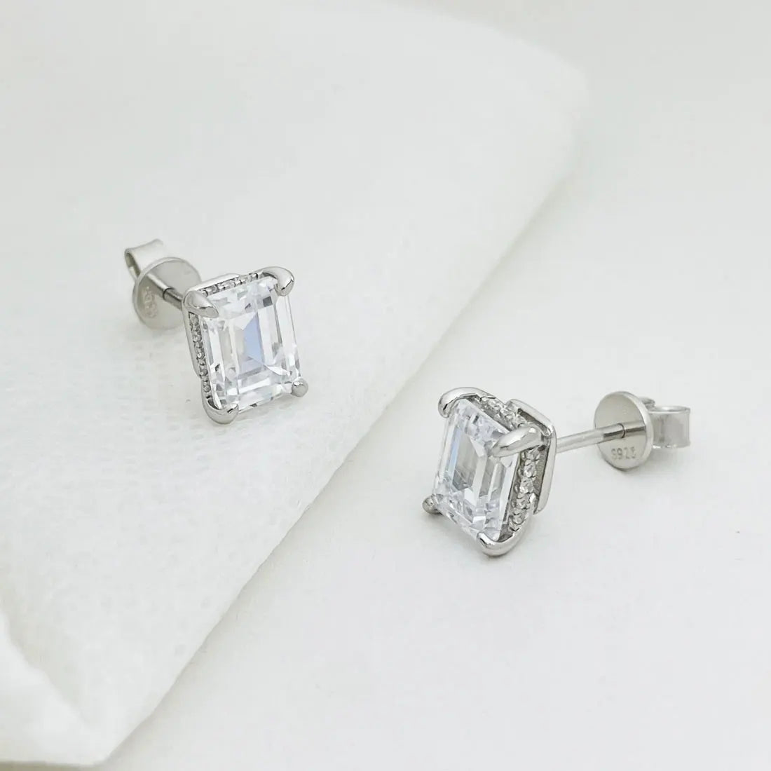 Brinco em prata .925 e 2.0 ou 4.0ct moissanite