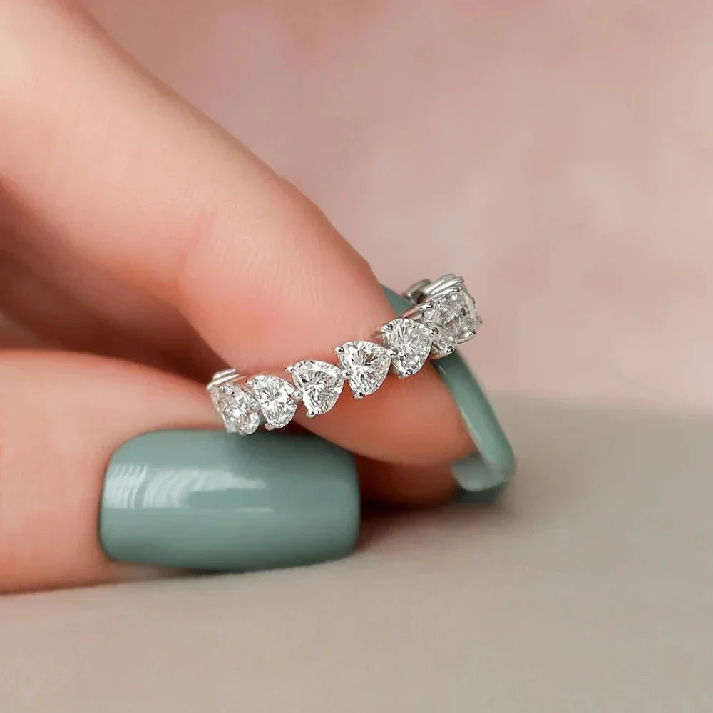 Anel em  Coração em prata .925  e 3 ,4, 5 mm moissanite.