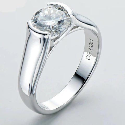 Anel em prata .925 e 2.0 CT moissanite