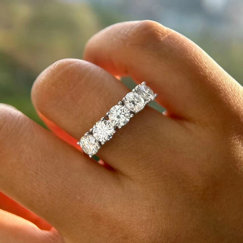 Anel Moissanite em prata .925 com 2.5 CT moissanite.