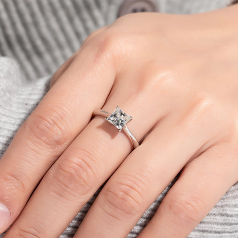 Solitário em prata .925 e 1.2 CT moissanite