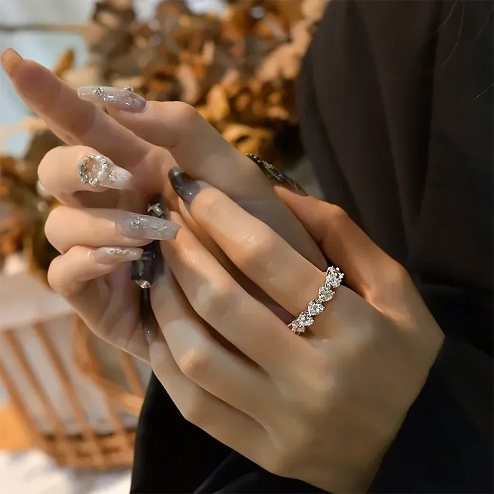 Anel em  Coração em prata .925  e 3 ,4, 5 mm moissanite.