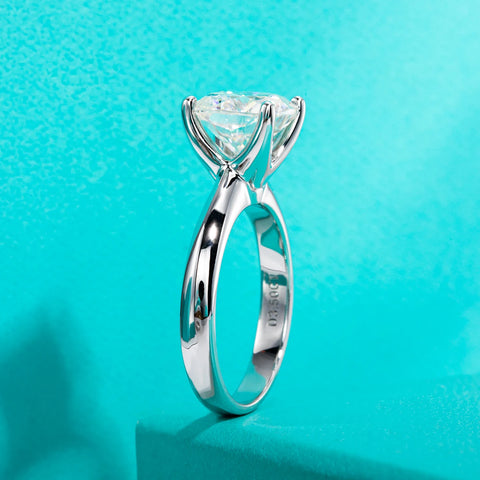 Anel Solitário em prata .925 e 3.5 CT moissanite