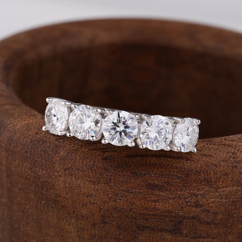 Anel Moissanite em prata .925 com 2.5 CT moissanite.