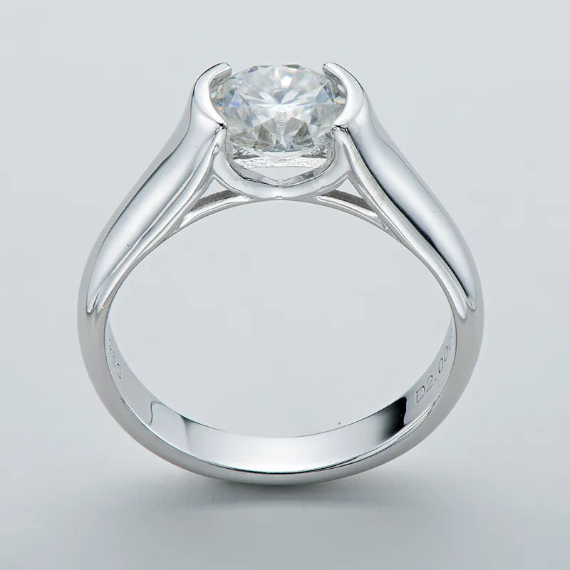 Anel em prata .925 e 2.0 CT moissanite