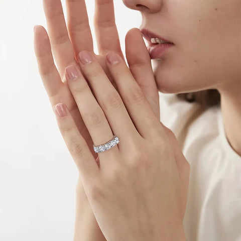 Anel Moissanite em prata .925 com 2.5 CT moissanite.