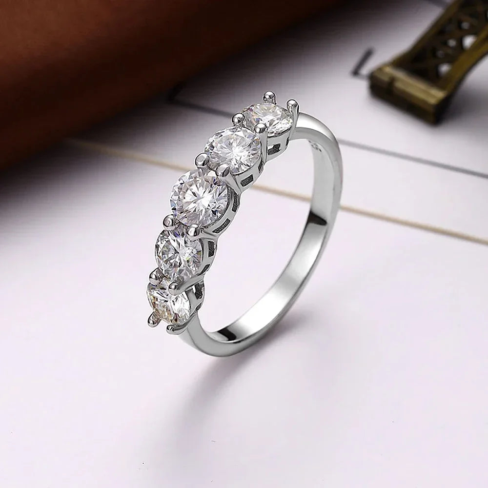 Meia Aliança em prata .925 e 4mm moissanite