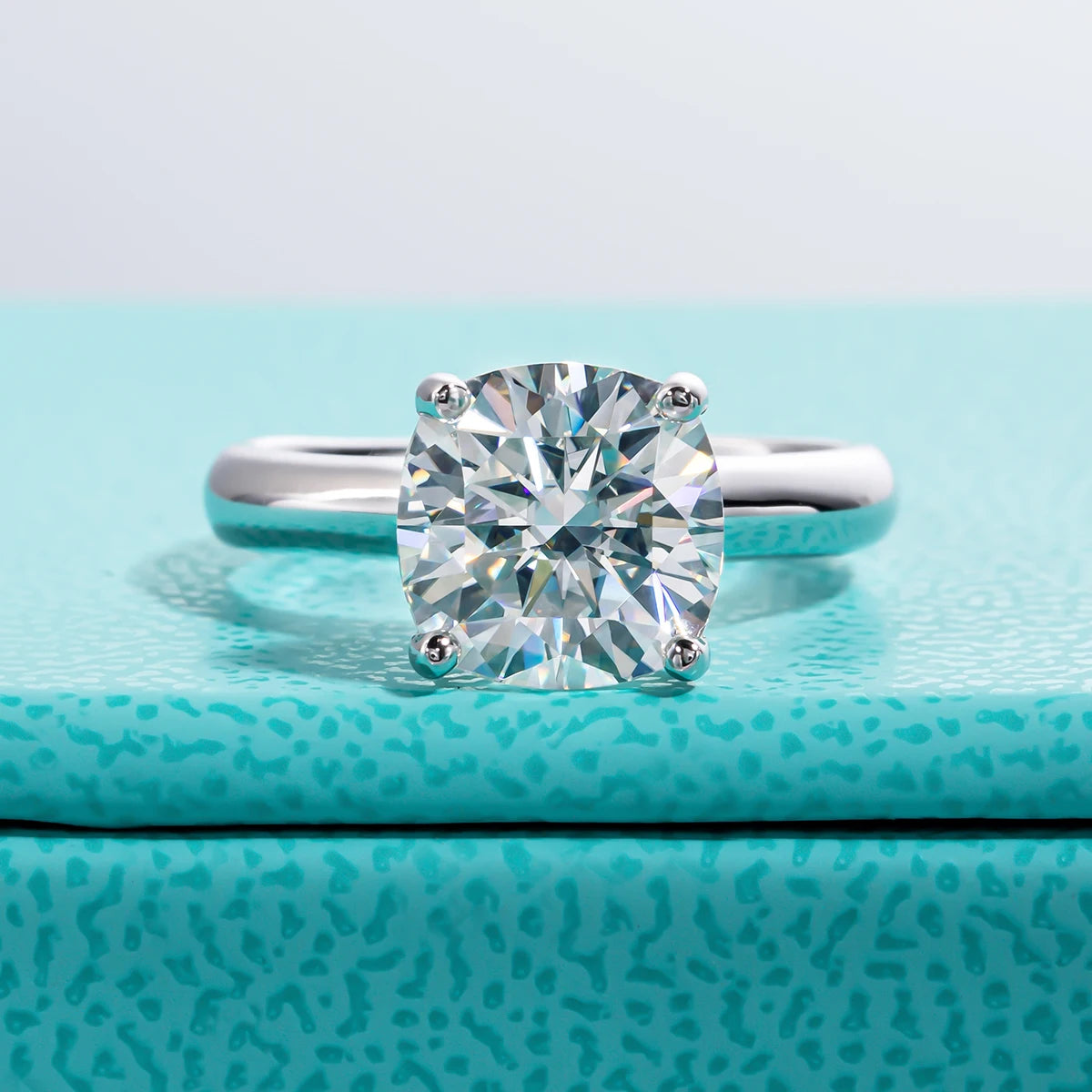 Anel Solitário em prata .925 e 3.5 CT moissanite