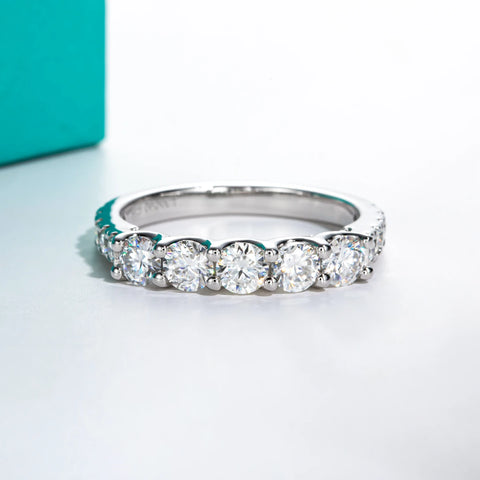 Aliança em prata .925 e 4 mm moissanites