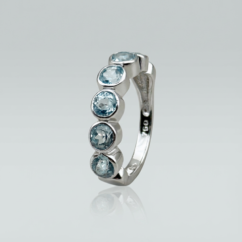 Meia aliança de Prata com Topázio Azul