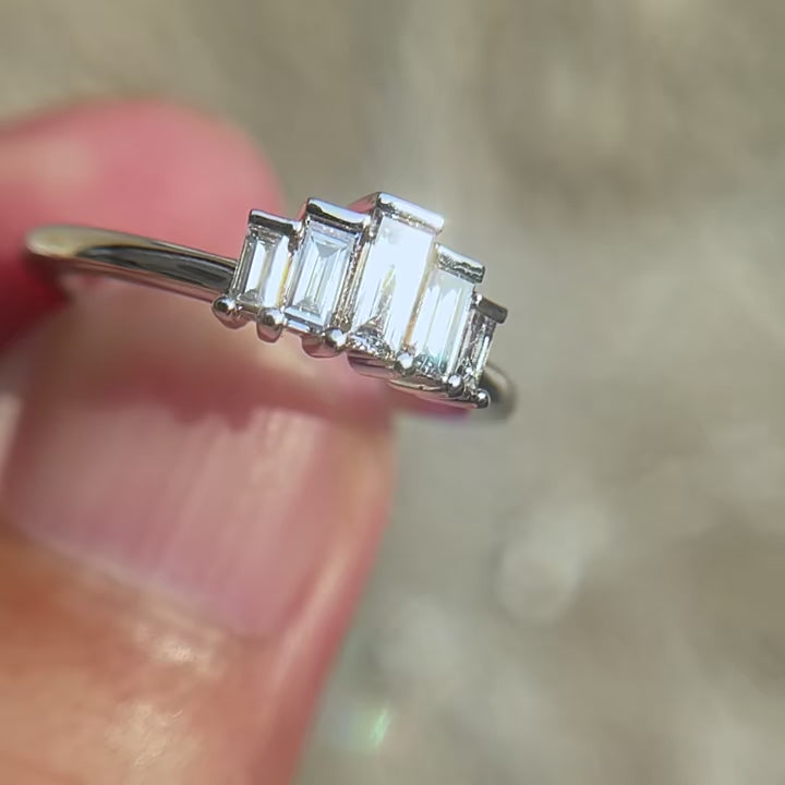 Anel em prata e moissanite