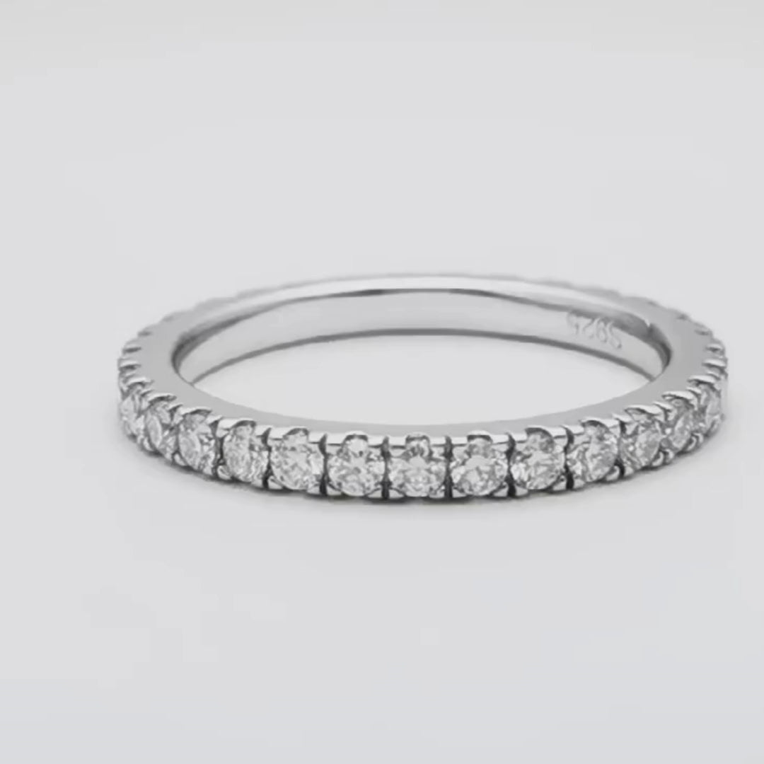 Aliança em prata .925 e 2mm moissanite