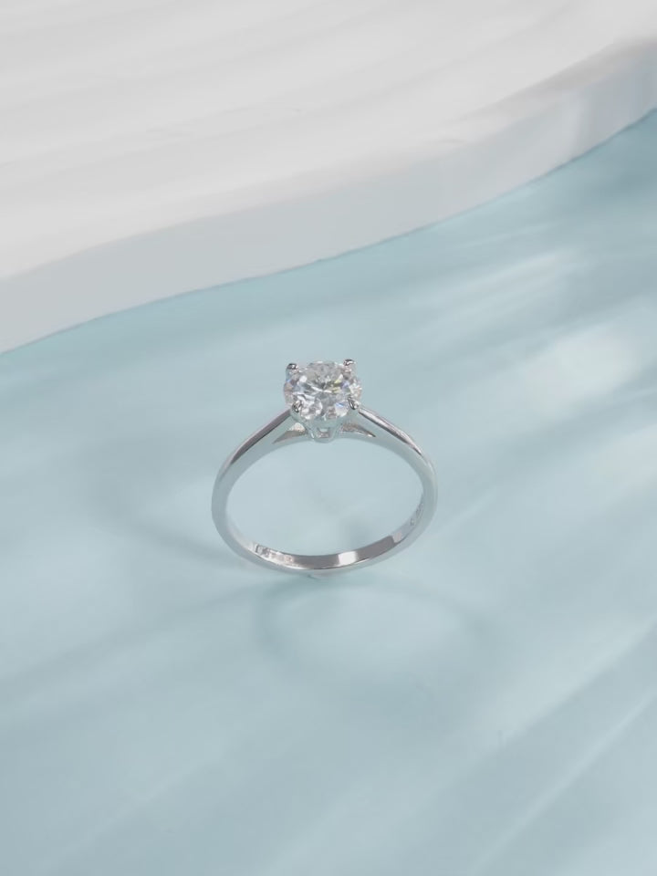 Solitário em prata .925 e 1 CT moissanite