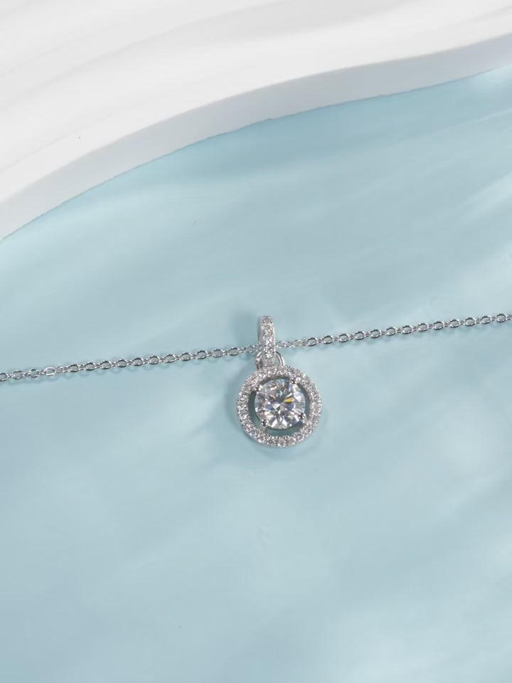 Colar com pingente em prata .925 e 1 CT Moissanite